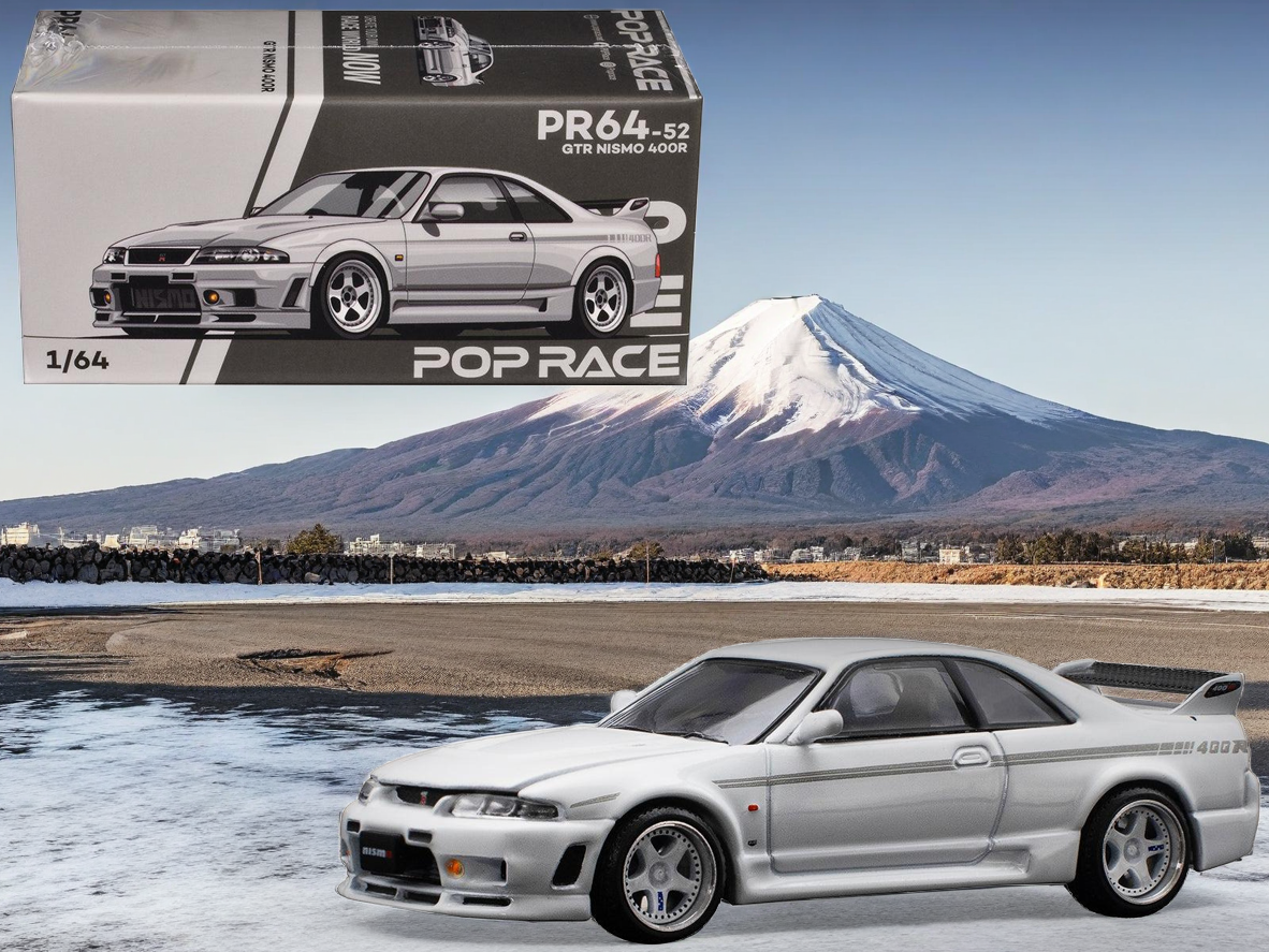 GTR Nismo 400R RHD (Right Hand Drive) White 1/64 Diecast Model Car by Pop Race