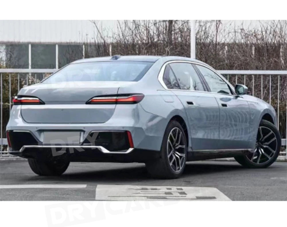 Front Bumper Lip Rear Spoiler Trunk Wing Rear Diffuser Exhaust Tips Side Skirts Body Kits for BMW 7 Series G70 Sport 2023+