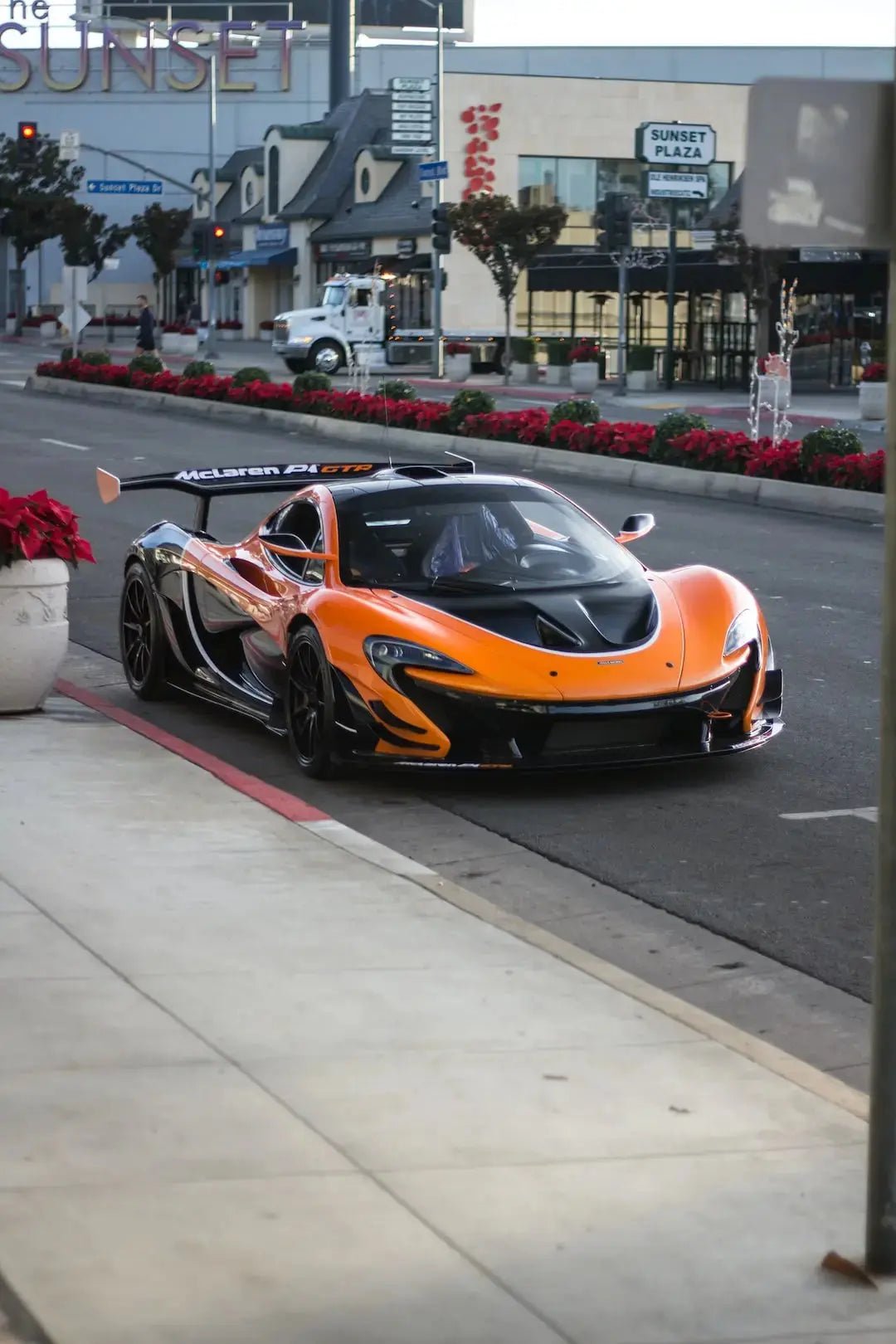 Mastering the Track: Tips for Improving Lap Times in Sports Cars - Rapid Vehicles