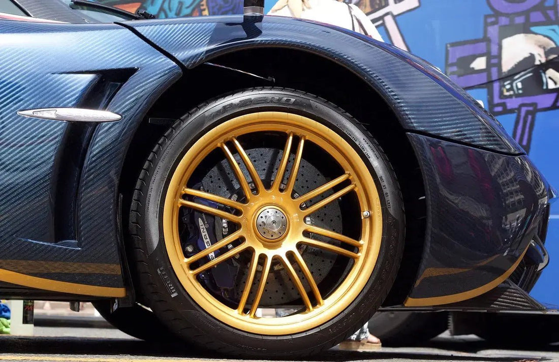 Pagani Huayra vs Mclaren 720s - Rapid Vehicles
