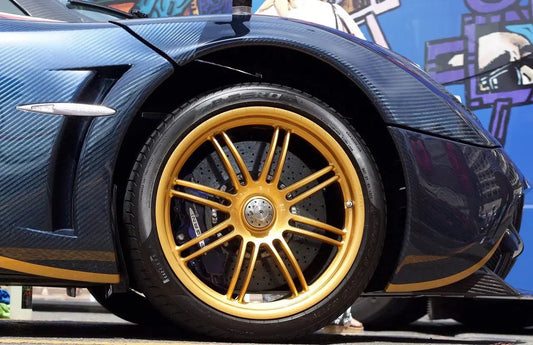 Pagani Huayra vs Mclaren 720s - Rapid Vehicles