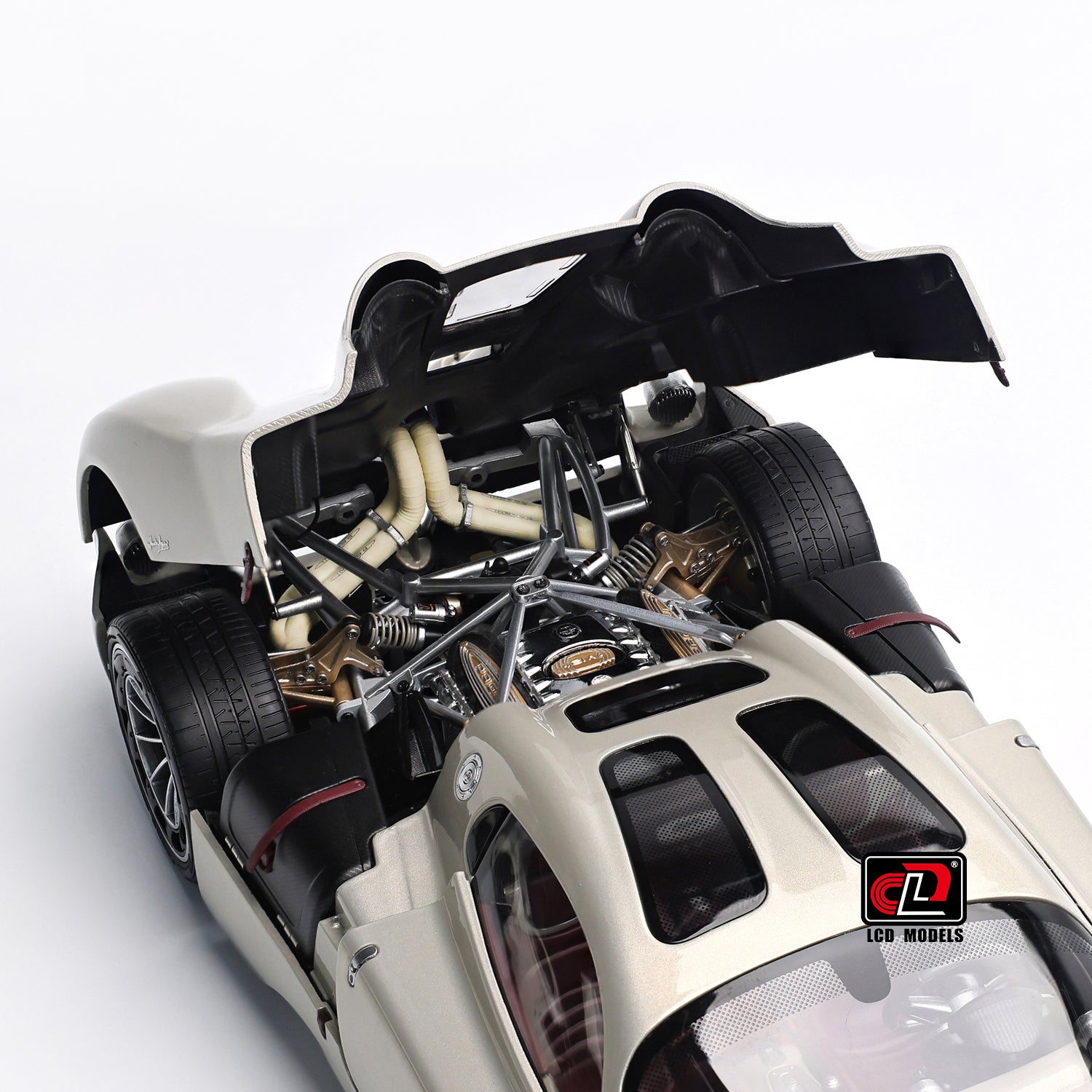 LCD Pagani Utopia Champagne Gold 1:18