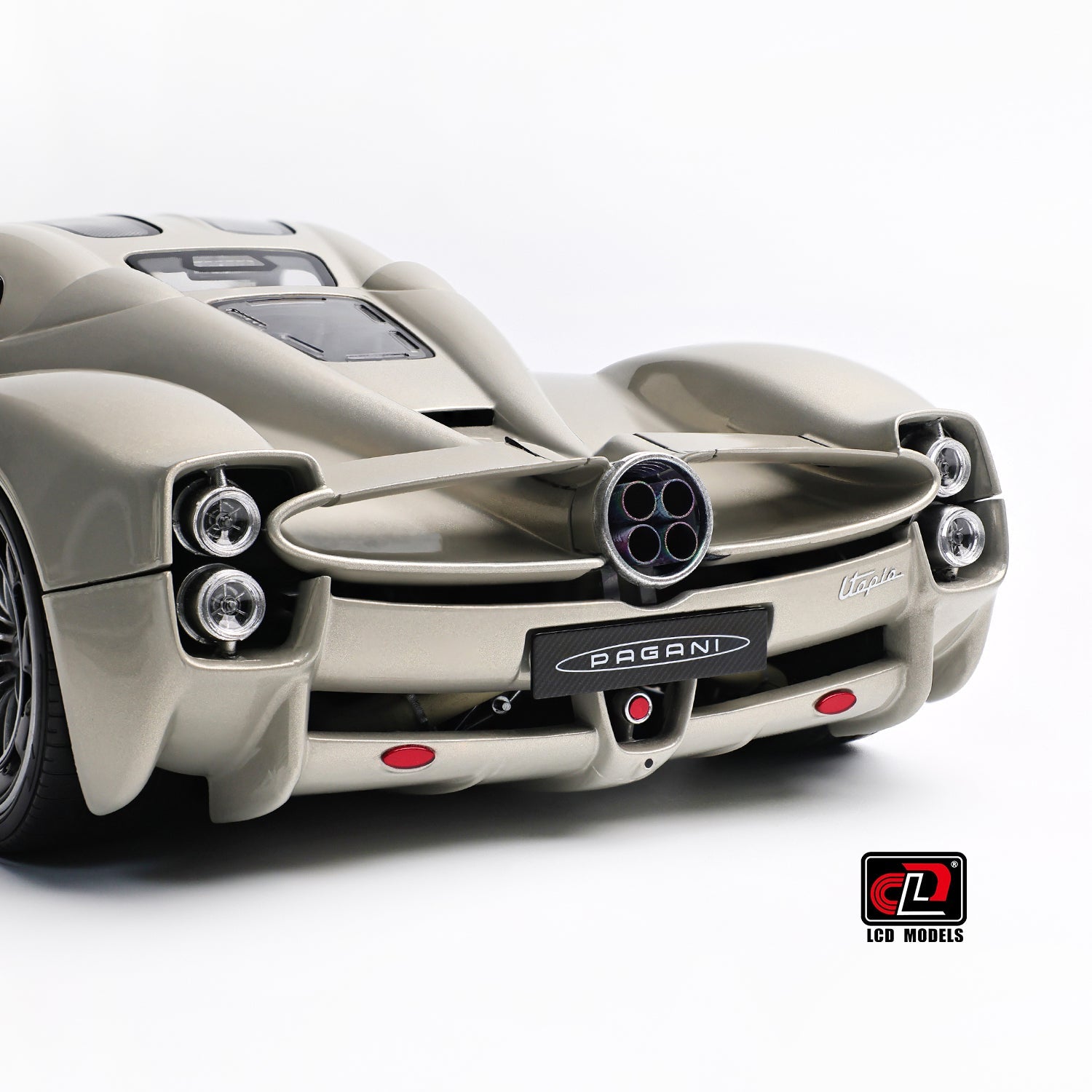 LCD Pagani Utopia Champagne Gold 1:18