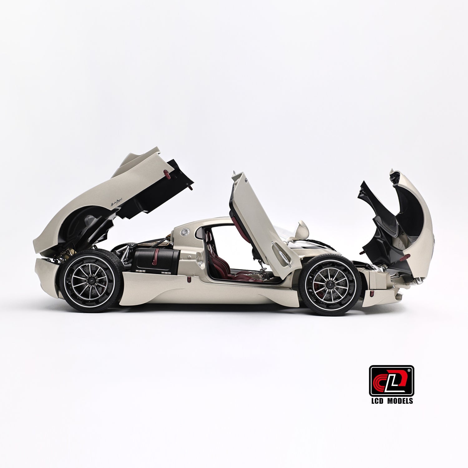 LCD Pagani Utopia Champagne Gold 1:18