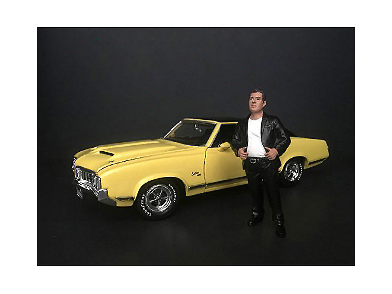 "Hanging Out II" Manuel Figurine for 1/18 Scale Models by American Diorama - Use code SHOPAPP15 to get 15 percent off