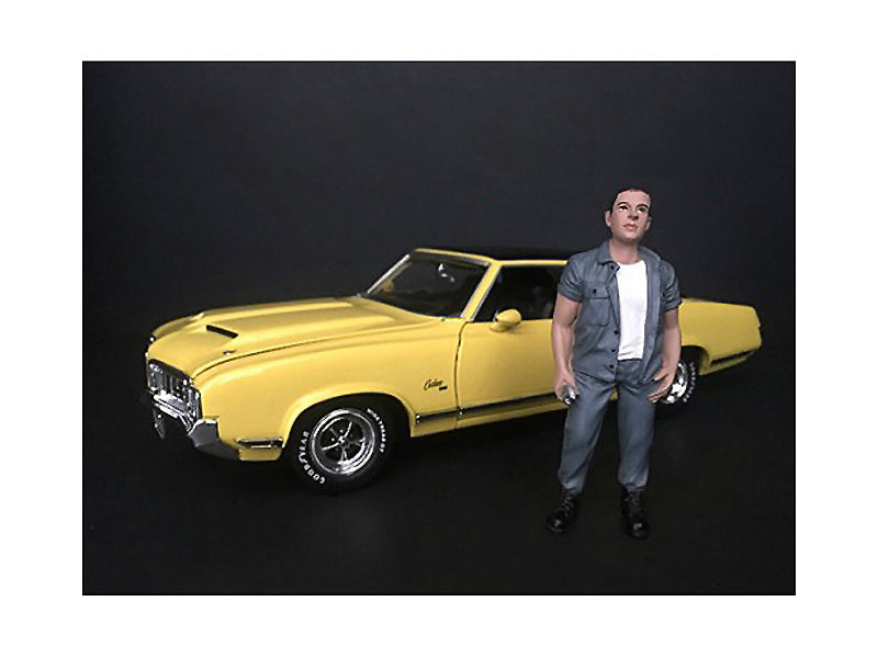 "Hanging Out II" Beto Figurine for 1/24 Scale Models by American Diorama free shipping USA