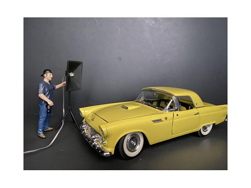 "Weekend Car Show" Figurine V for 1/18 Scale Models by American - Premium Figures from American Diorama - Just $29.69! Shop now at Rapidvehicles