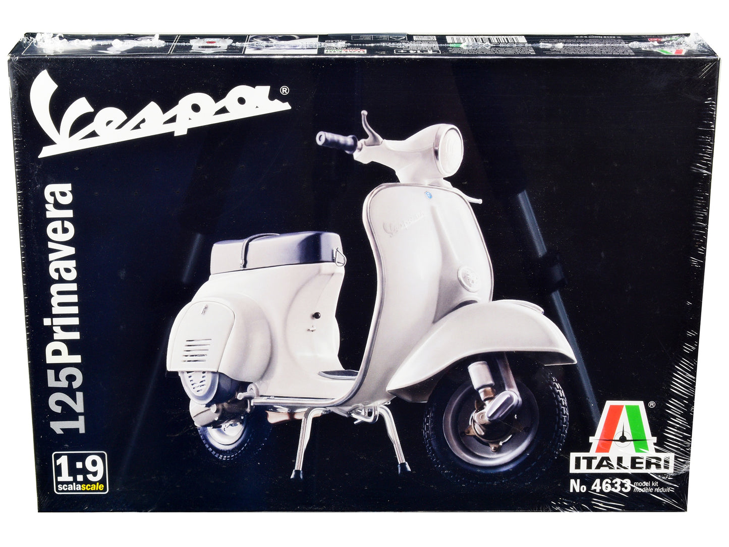 Skill 3 Model Kit Vespa 125 Primavera Scooter 1/9 Scale Model by