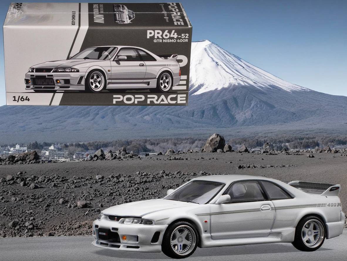 GTR Nismo 400R RHD (Right Hand Drive) White 1/64 Diecast Model Car by Pop Race