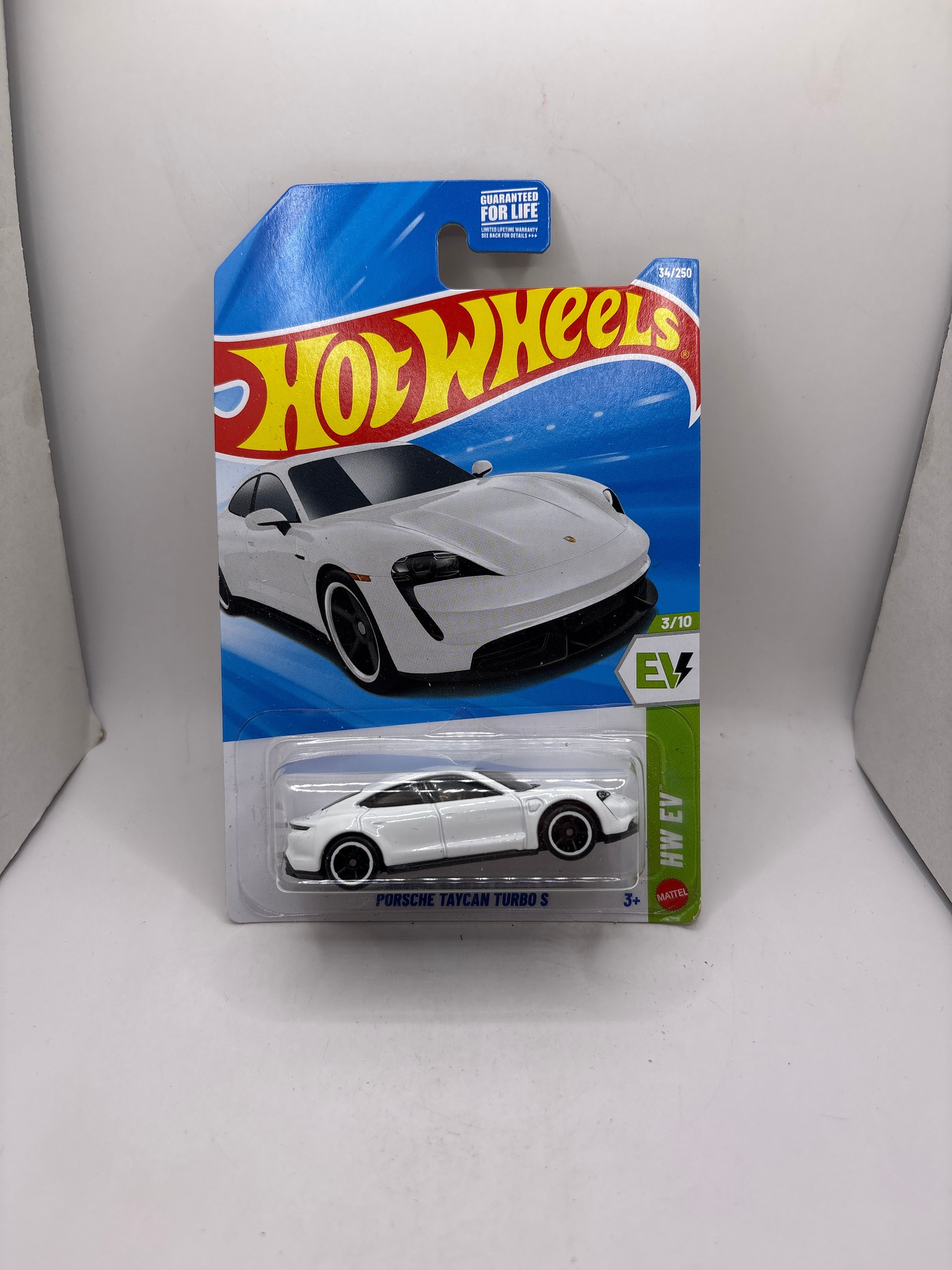 Hot Wheels Porsche Taycan Turbo S Diecast white