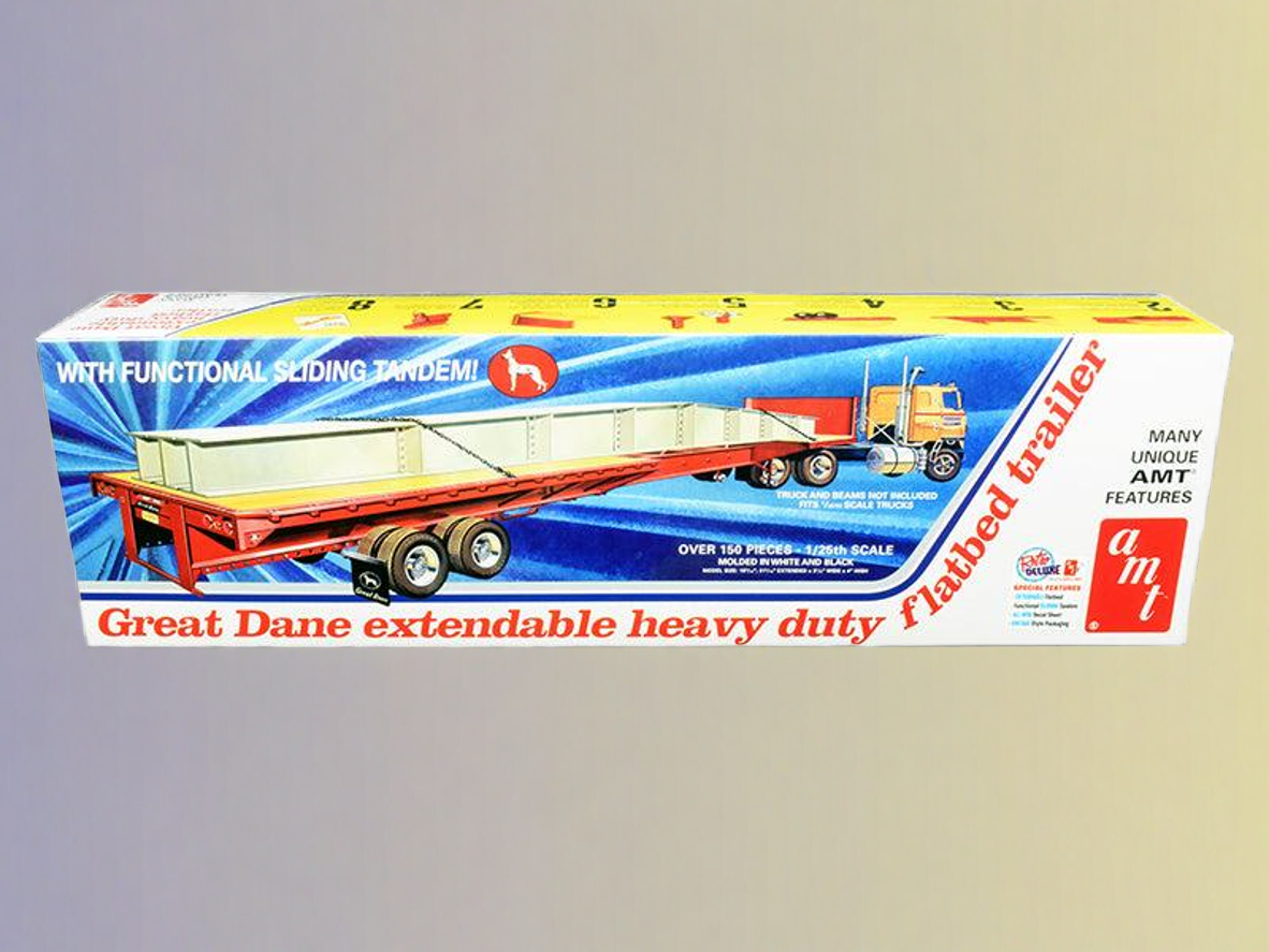 Skill 3 Model Kit Great Dane Extendable Heavy Duty Flat Bed Trailer with Functional Sliding Tandem 1/25 Scale Model by AMT