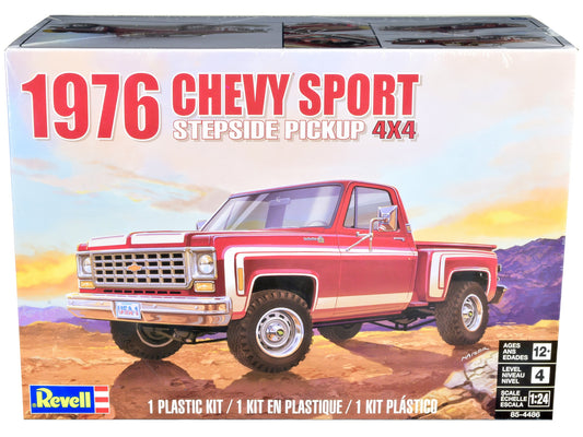 Level 4 Model Kit 1976 Chevrolet Sports Stepside 4x4 Pickup Truck