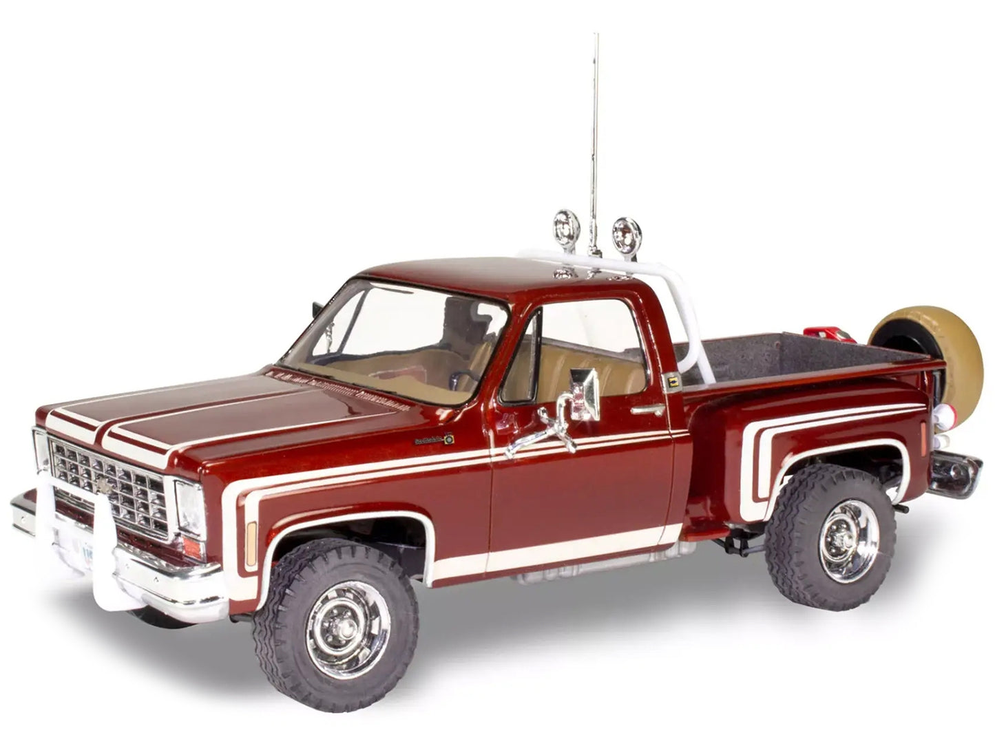 Level 4 Model Kit 1976 Chevrolet Sports Stepside 4x4 Pickup Truck