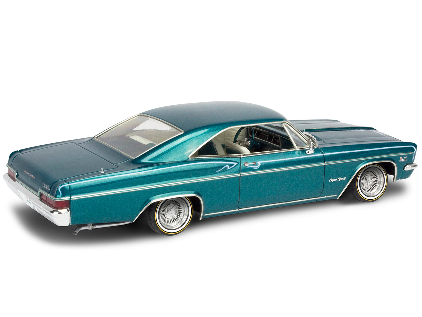 Level 4 Model Kit 1966 Chevrolet Impala SS 396 2-in-1 Kit 1/25