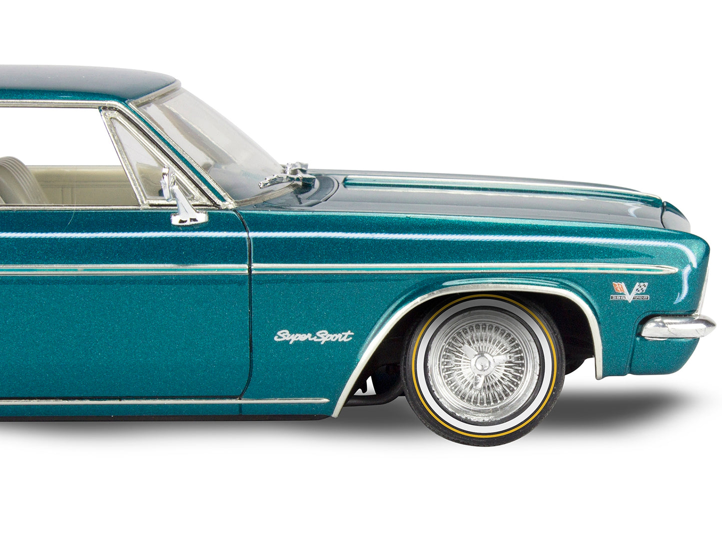 Level 4 Model Kit 1966 Chevrolet Impala SS 396 2-in-1 Kit 1/25