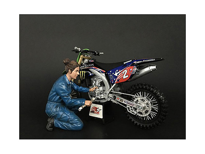 Mechanic Chole Figurine for 1/12 Scale Motorcycle Models by American Diorama free shipping USA