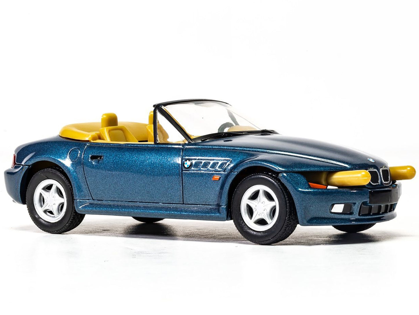 BMW Z3 Roadster Blue Metallic James Bond 007 "GoldenEye" (1995)