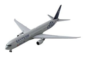 Boeing 767-400ER Commercial Aircraft "Delta Air Lines Skyteam" (N844MH) Gray Metallic with Blue Tail 1/400 Diecast Model Airplane by GeminiJets - Premium Boeing from GeminiJets - Just $74.99! Shop now at Rapidvehicles