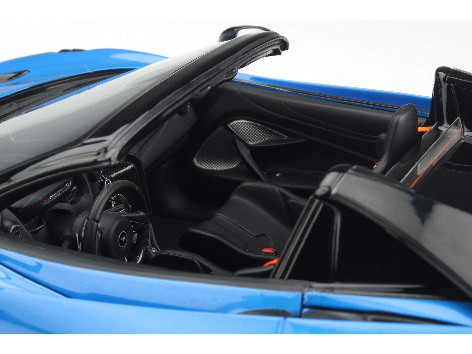 2021 McLaren 765 LT Spider Blue Metallic 1/18 Model Car by GT