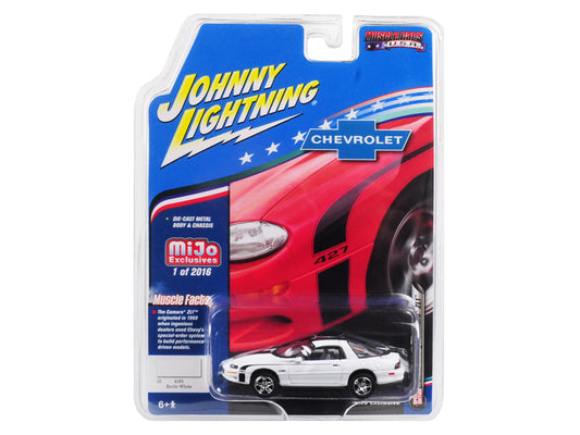 2002 Chevrolet Camaro ZL1 427 Arctic White with Black Stripes "Muscle Cars USA" Limited Edition to 2016 pieces Worldwide 1/64 Diecast Model Car by Johnny Lightning free shipping USA
