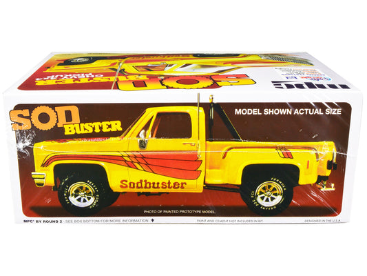 Skill 2 Model Kit 1981 Chevrolet 4x4 Stepside Pickup Truck "Sod - Premium Model Kits(To Built) from MPC - Just $61.19! Shop now at Rapidvehicles