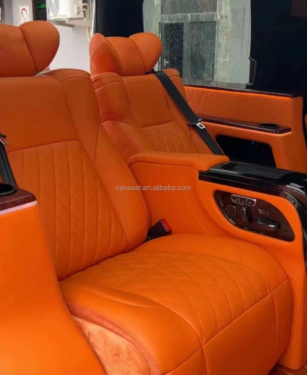 Factory Custom Interior SUV Modified Luxury VIP Console Armrest Car Rear Seat for Cadillac