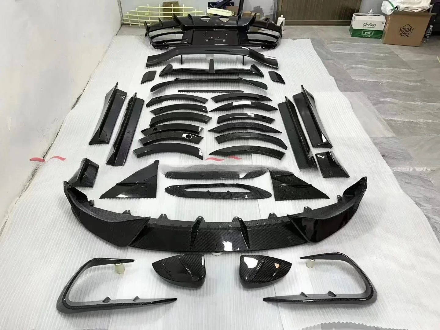 For Aston Martin DBX Dry Carbon Fiber Aerodynamic Kit like MSY Style Wide Body Front and Rear Lip Side Skirts Canard Spoiler