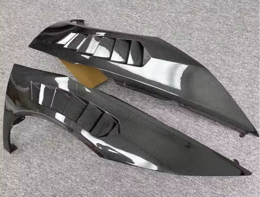 High Standard Fashionable Appearance Not Easy to Rust Carbon Fibre Mud Fender for Koenigsegg