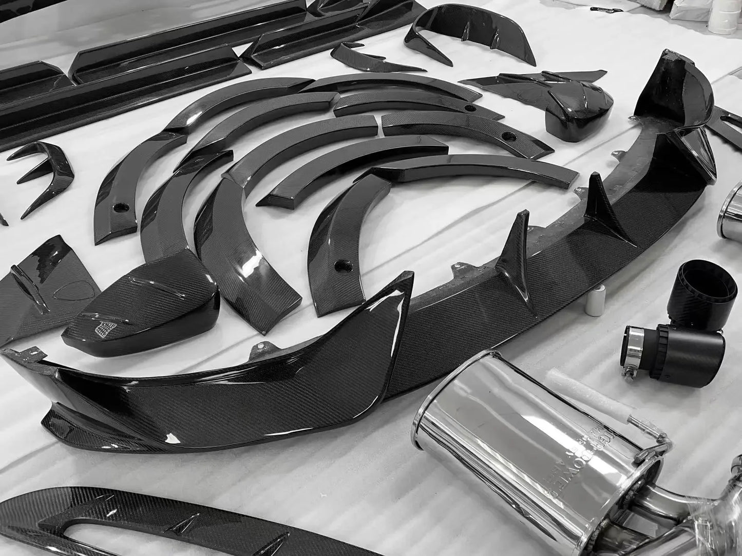 Dry Carbon Fiber Material For Aston Martin DBX Upgrade Mansori Style Body Kit Front Lip Tuyere Wheel Eyebrow Side Skirts