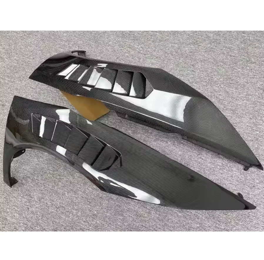 High Standard Fashionable Appearance Not Easy to Rust Carbon Fibre Mud Fender for Koenigsegg