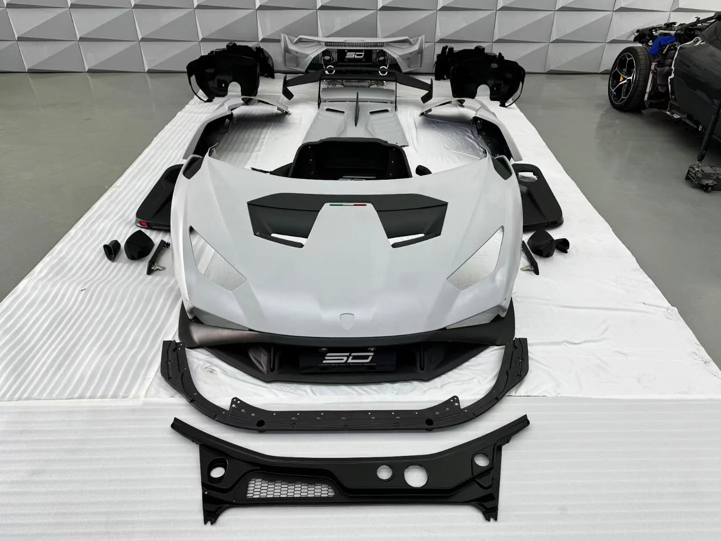 Auto Body Kit Bumper for Lamborghini Huracan LP580 LP610 EVO Retrofit Upgrade New STO Surround Kit 1:1 Development