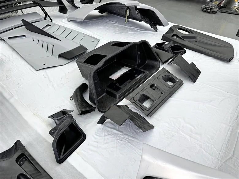 Dry Carbon Fiber STO Style For Lamborghini Huracan LP580 LP610 EVO Bumper hood side skirt spoiler door panel mirror exhaust