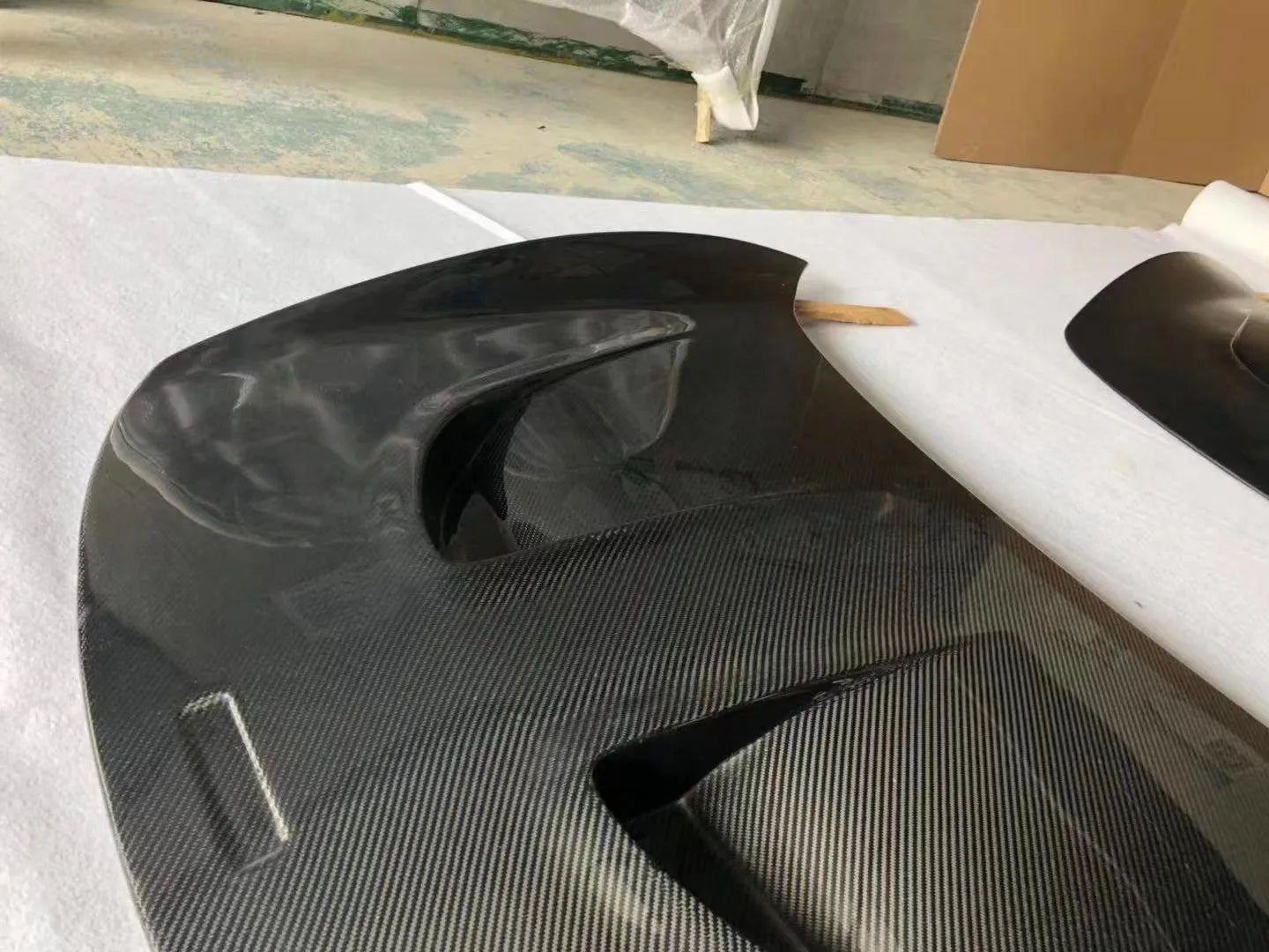 suitable for New Product McLaren MP4-12C 650S Carbon Fiber Hood Upgraded P1 Style Bonnet and Engine Hatch