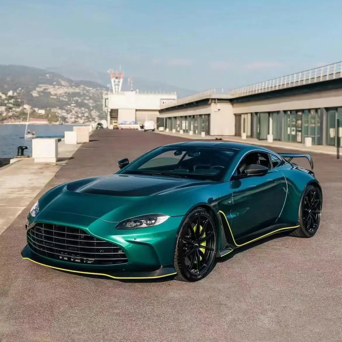 High-quality goodsHigh-Quality Carbon Fiber Body Kit for Aston Martin Vantage V12 Style Front Bumper Rear Bumper Bodykit