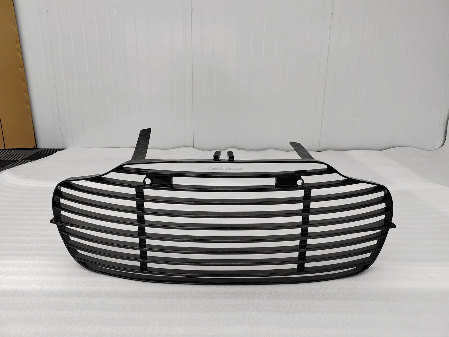 New Msy Style Carbon Fiber Body Kit Front Bumper Front Lip and Grille for Aston Martin DB11
