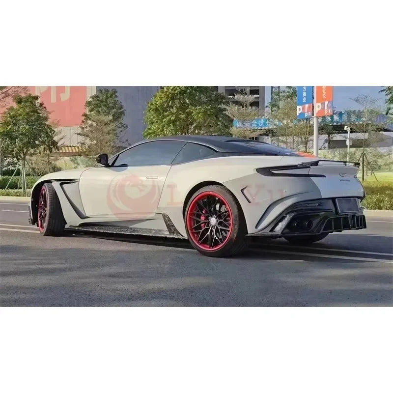 Auto Parts for Aston Martin DB11 Carbon Fiber M Style Front Rear Bumper Spoiler Side Skirts Rear Bumper Tailplane Body Kit