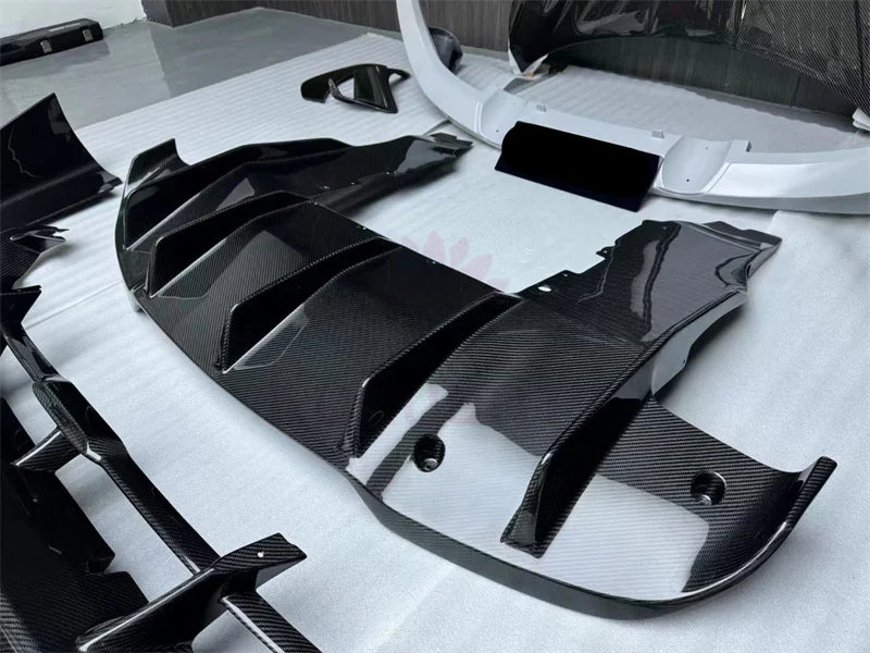 High Quality Dry Carbon Fiber Body Kit for McLaren 720S RY Style Front Lip Side Skirts Rear Diffuser Fenders Engine Hood