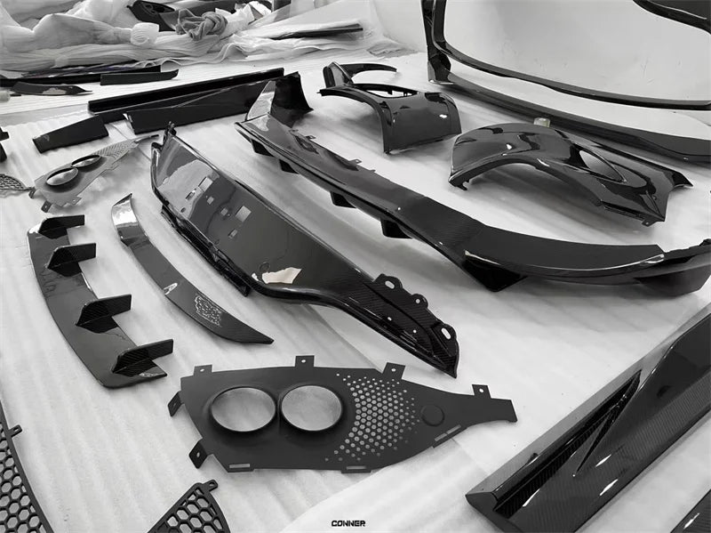 707 Style Dry Half Carbon Fiber Bodykit for Aston Martin Dbx