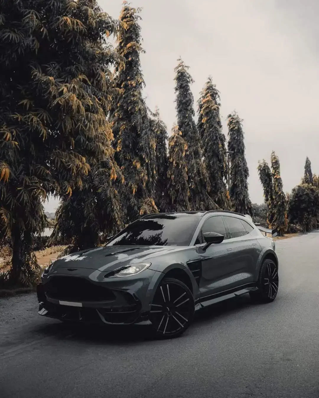 Dry Carbon Fiber Material For Aston Martin DBX Upgrade Mansori Style Body Kit Front Lip Tuyere Wheel Eyebrow Side Skirts