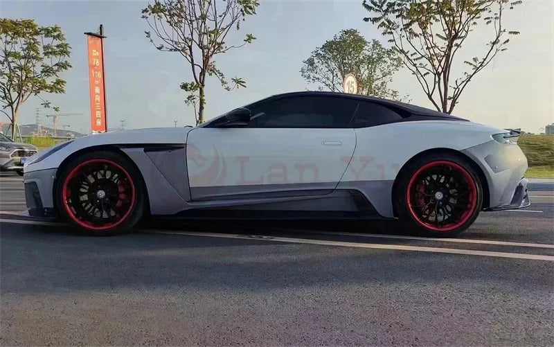 Auto Parts for Aston Martin DB11 Carbon Fiber M Style Front Rear Bumper Spoiler Side Skirts Rear Bumper Tailplane Body Kit