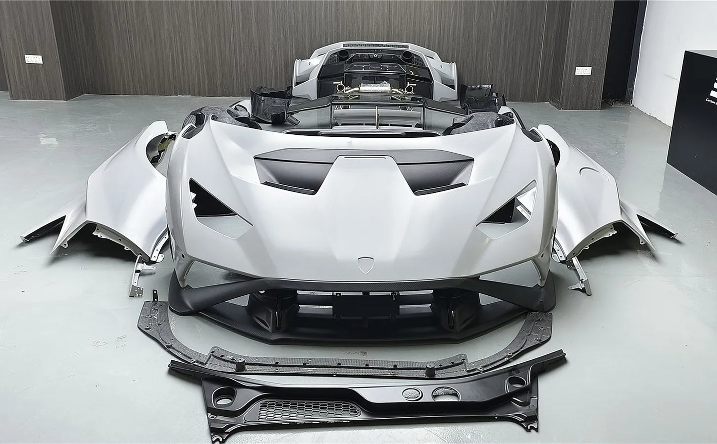 Auto Body Kit Bumper for Lamborghini Huracan LP580 LP610 EVO Retrofit Upgrade New STO Surround Kit 1:1 Development