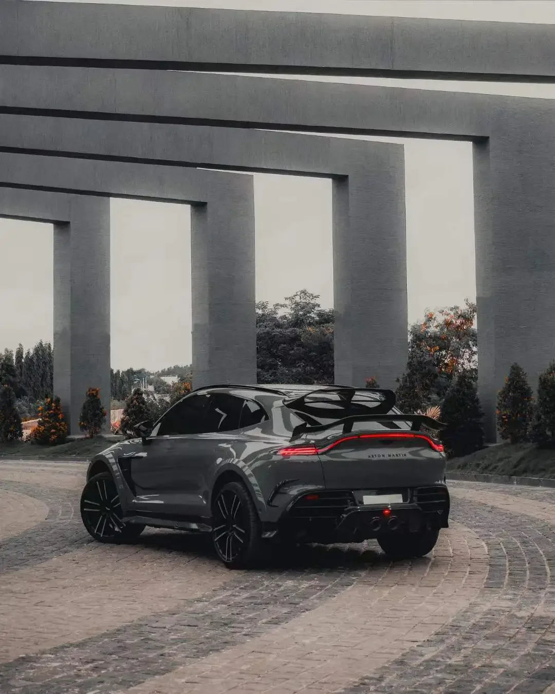 Dry Carbon Fiber Material For Aston Martin DBX Upgrade Mansori Style Body Kit Front Lip Tuyere Wheel Eyebrow Side Skirts