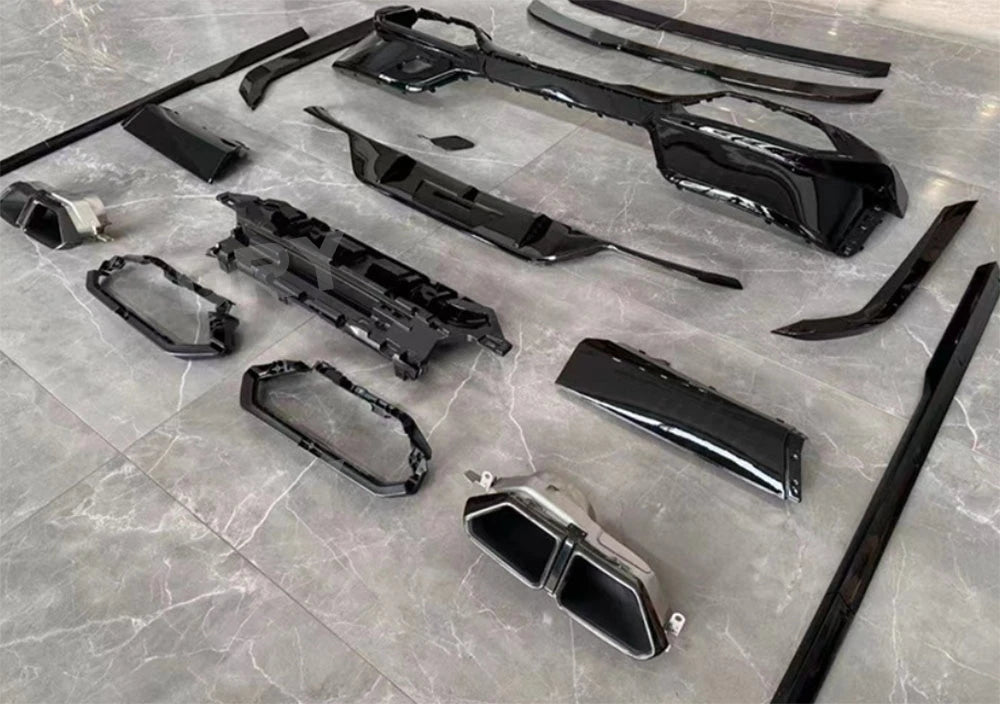 Front Bumper Lip Rear Spoiler Trunk Wing Rear Diffuser Exhaust Tips Side Skirts Body Kits for BMW 7 Series G70 Sport 2023+