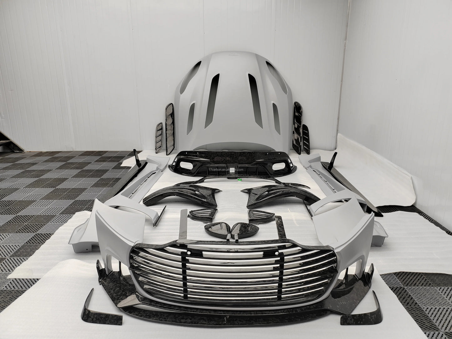 New Msy Style Carbon Fiber Body Kit Front Bumper Front Lip and Grille for Aston Martin DB11
