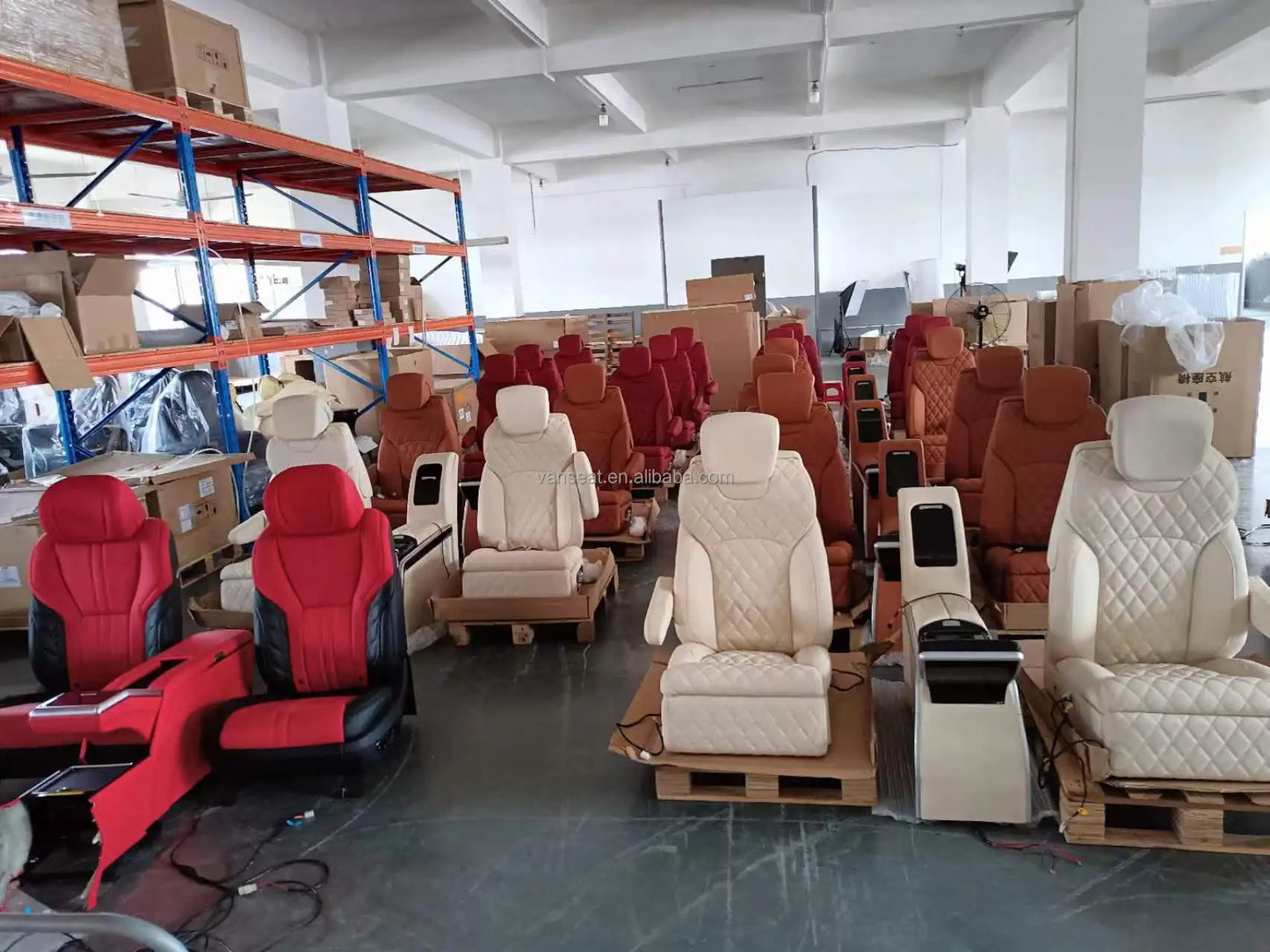 Factory Custom Interior SUV Modified Luxury VIP Console Armrest Car Rear Seat for Cadillac