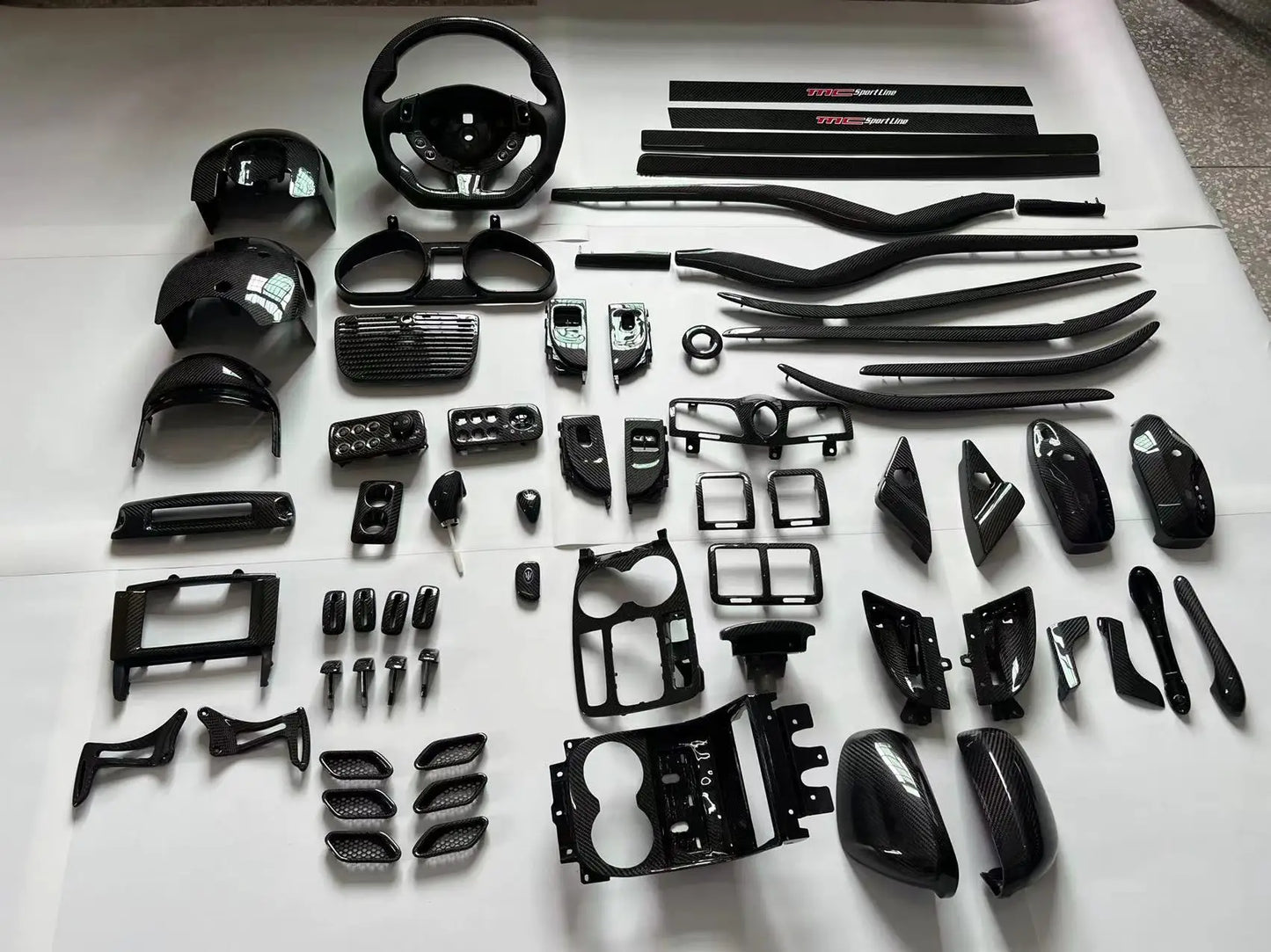 Maserati GranTurismo GranCabrio MC Stradale GTS Tuning Modified Carbon Fiber Steering wheel upright upper and lower trim panels