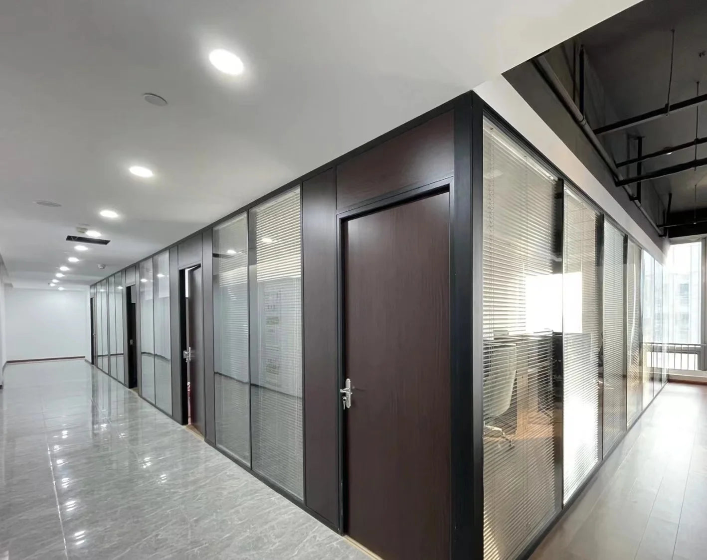 High-quality goodsHigh-Quality Carbon Fiber Body Kit for Aston Martin Vantage V12 Style Front Bumper Rear Bumper Bodykit