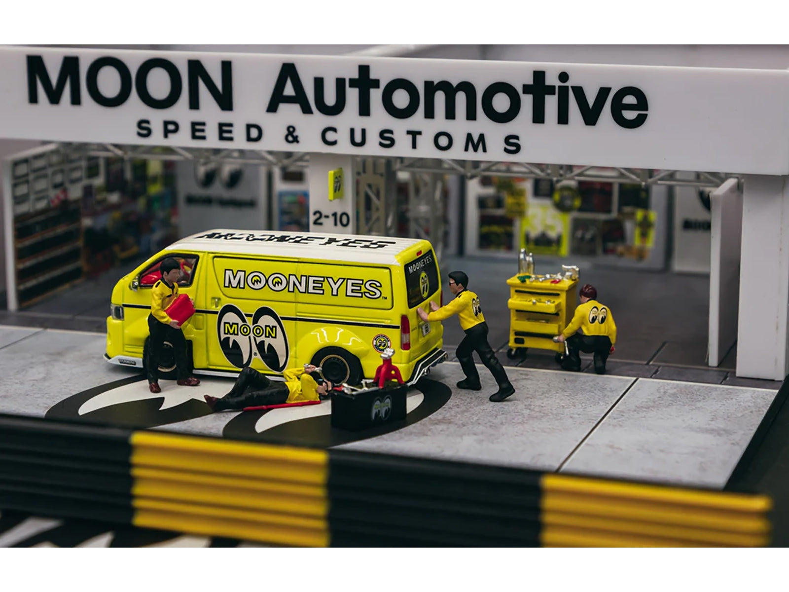 "Mechanic III" 6 Piece Diecast Figure Set (4 Figures and 2 Accessories) "Mooneyes" for 1/64 Scale Models by Tarmac Works & American Diorama - Premium Figures from Tarmac Works - Just $33.99! Shop now at Rapidvehicles