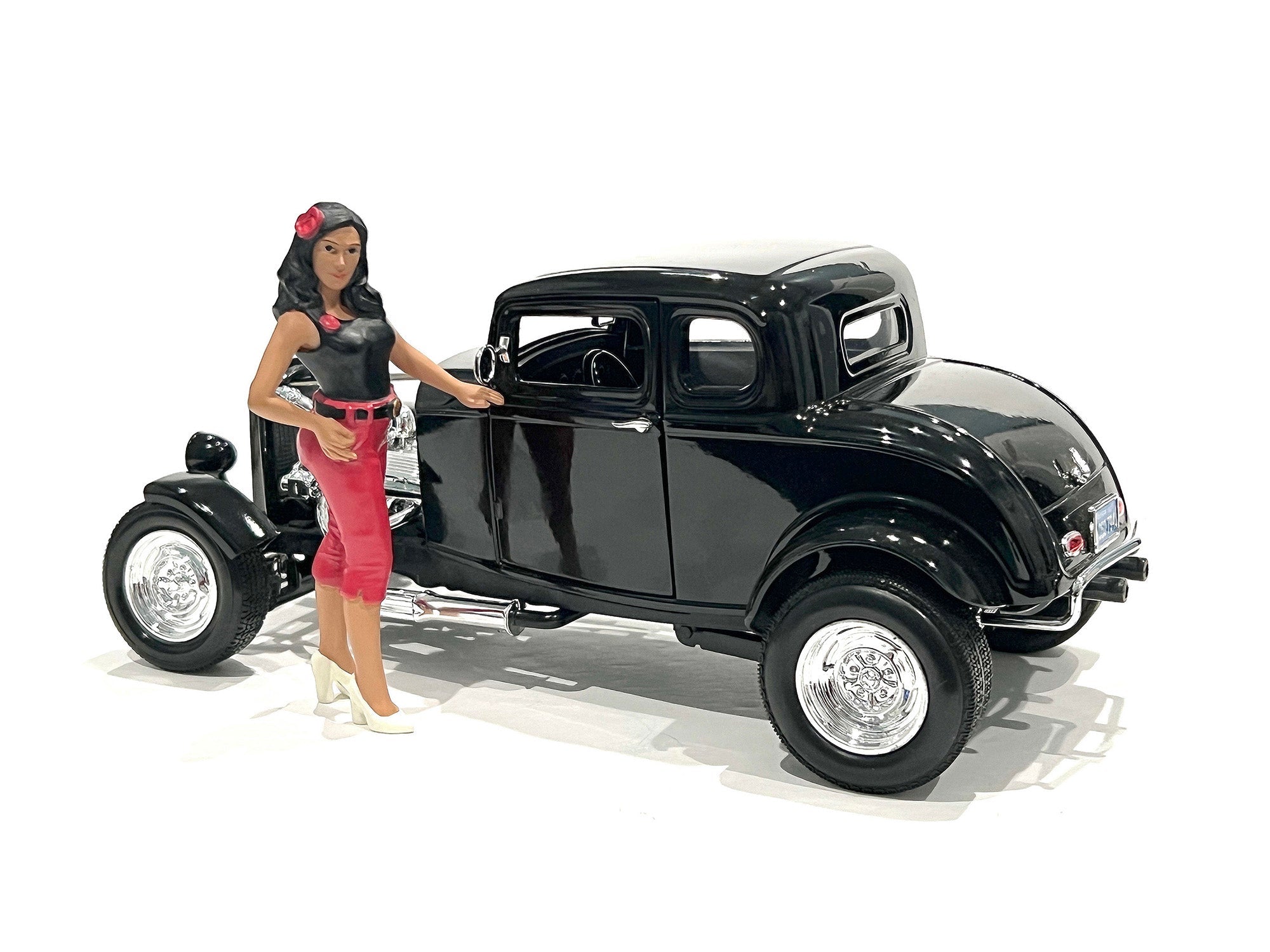 "Pin - Up Girls" Carroll Figure for 1/24 Scale Models by American Diorama free shipping USA - Rapid Vehicles