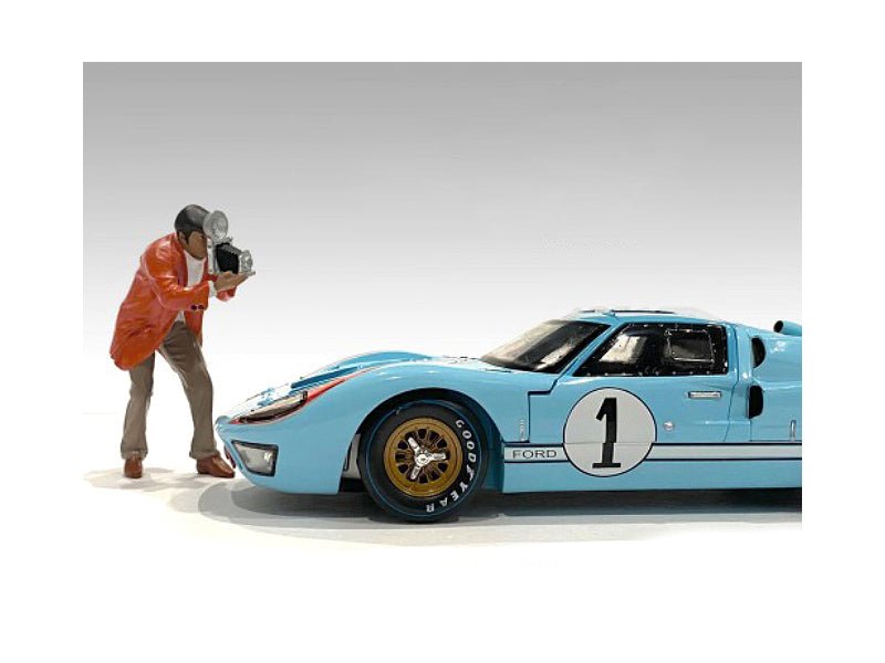 "Race Day 1" Figurine III for 1/24 Scale Models by American Diorama free shipping USA - Rapid Vehicles